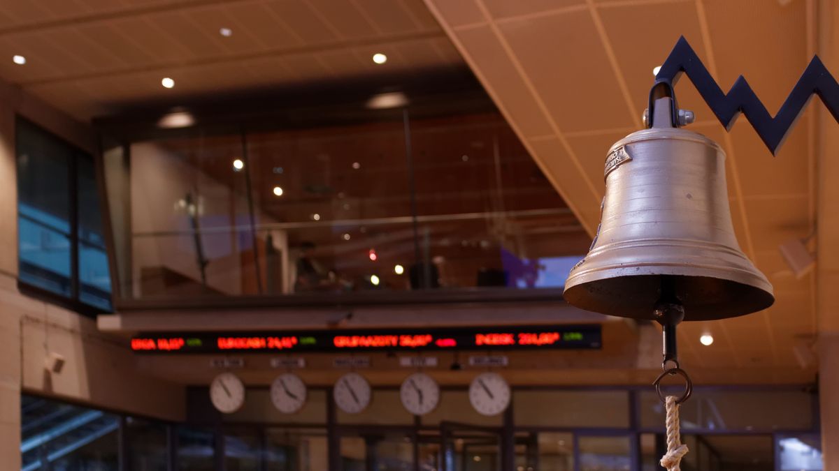 bell, stock, exchange, warsaw, poland, trading, hall, clocks, economy, money, finance, business, trade, shares, gpw, wse, financial