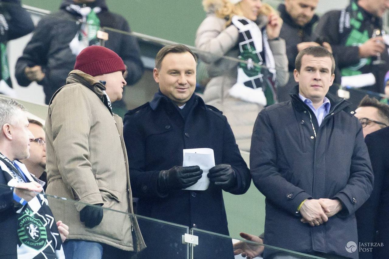 Andrzej Duda, Bogusław Leśnodorski, Witold Bańka na meczu Legii Warszawa ze Sportingiem Lizbona. Zdjęcia 2016