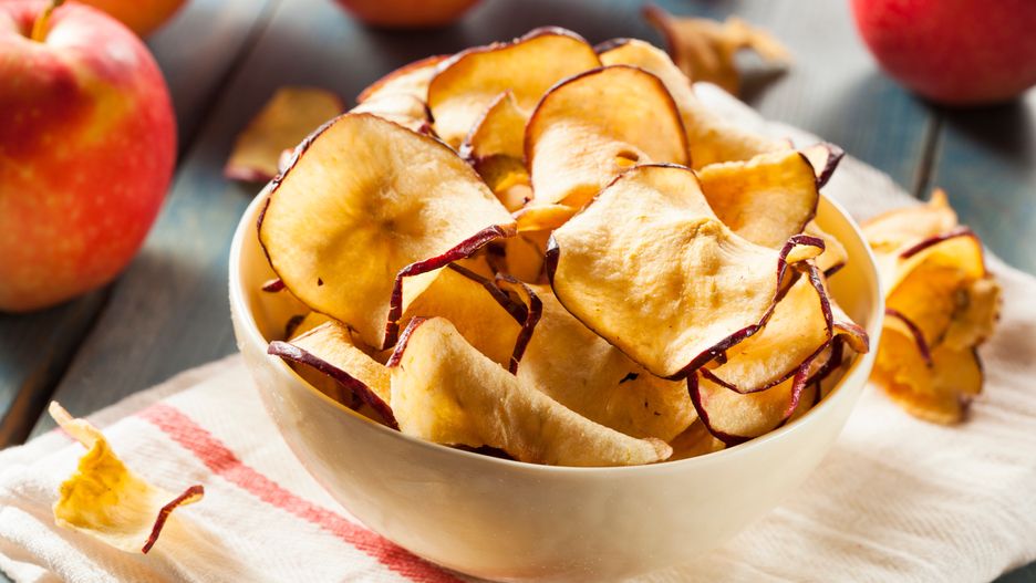 Suszone jabłka można chrupać zamiast chipsów