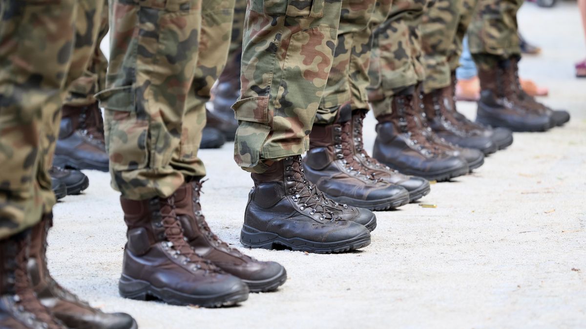 DAREK11
kamasze, wojskowe, nogi, buty, bagnet, karabin, wojsko, polskie, lufa, nóż, armia, wojskowy, mundurowy, defilada, wojskowa, flaga, zielone, berety, uzbrojenie, honor, salutowanie, wojna, walka, wojna ukraina, rosja, zbiórka, poligon, wot, mundur, general, obrona narodowa, obrona, atak, kontratak, zielony beret, militarny, wojenny, kamuflaż, uzbrojony