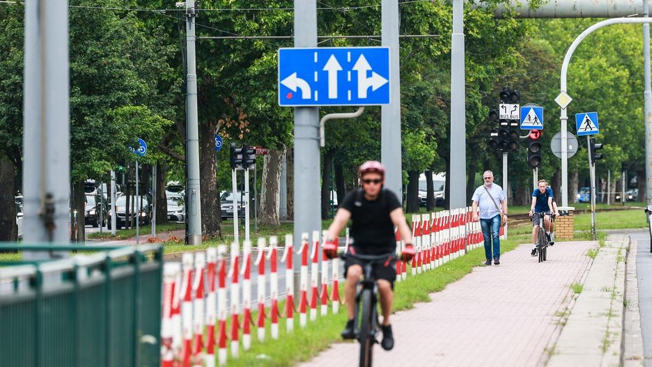 1. Droga rowerowa w ciągu ul. Przybyszewskiego