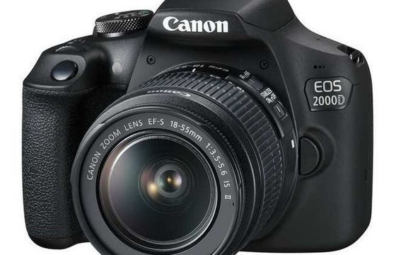 Canon: nowe lustrzanki EOS 2000D i EOS 4000D za 1770 zł i 1550 zł (wideo)