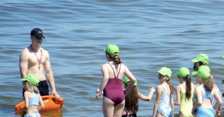 Koniec nocnych kąpieli. Zmieniają się zasady na obozach i koloniach