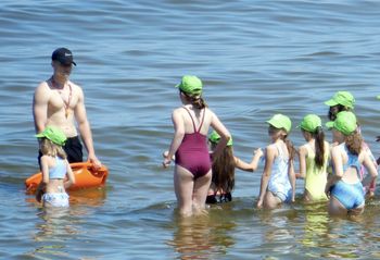 Koniec nocnych kąpieli. Zmieniają się zasady na obozach i koloniach