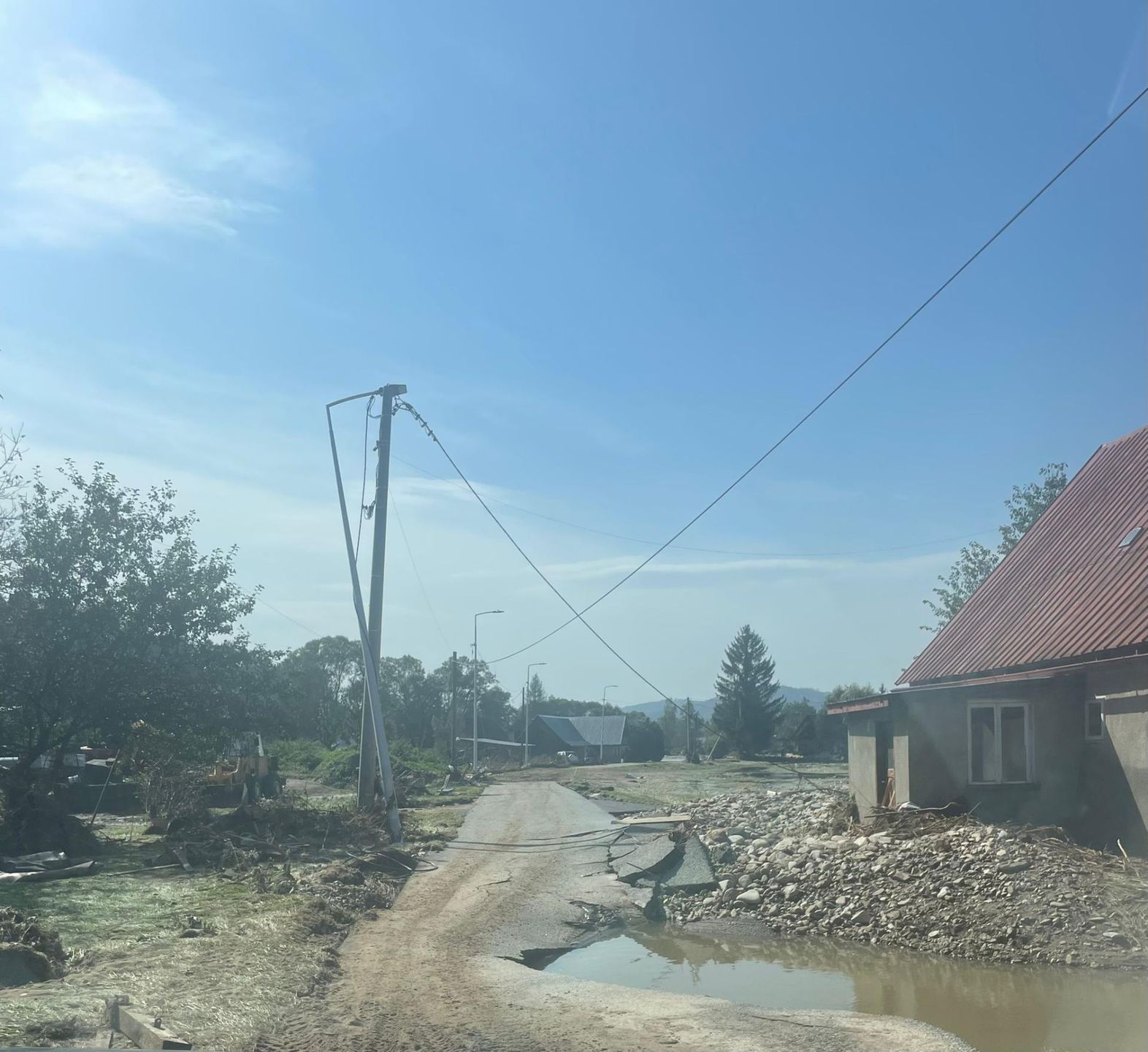 Mieszkańcy czekają na pomoc w powrocie do normalnego życia