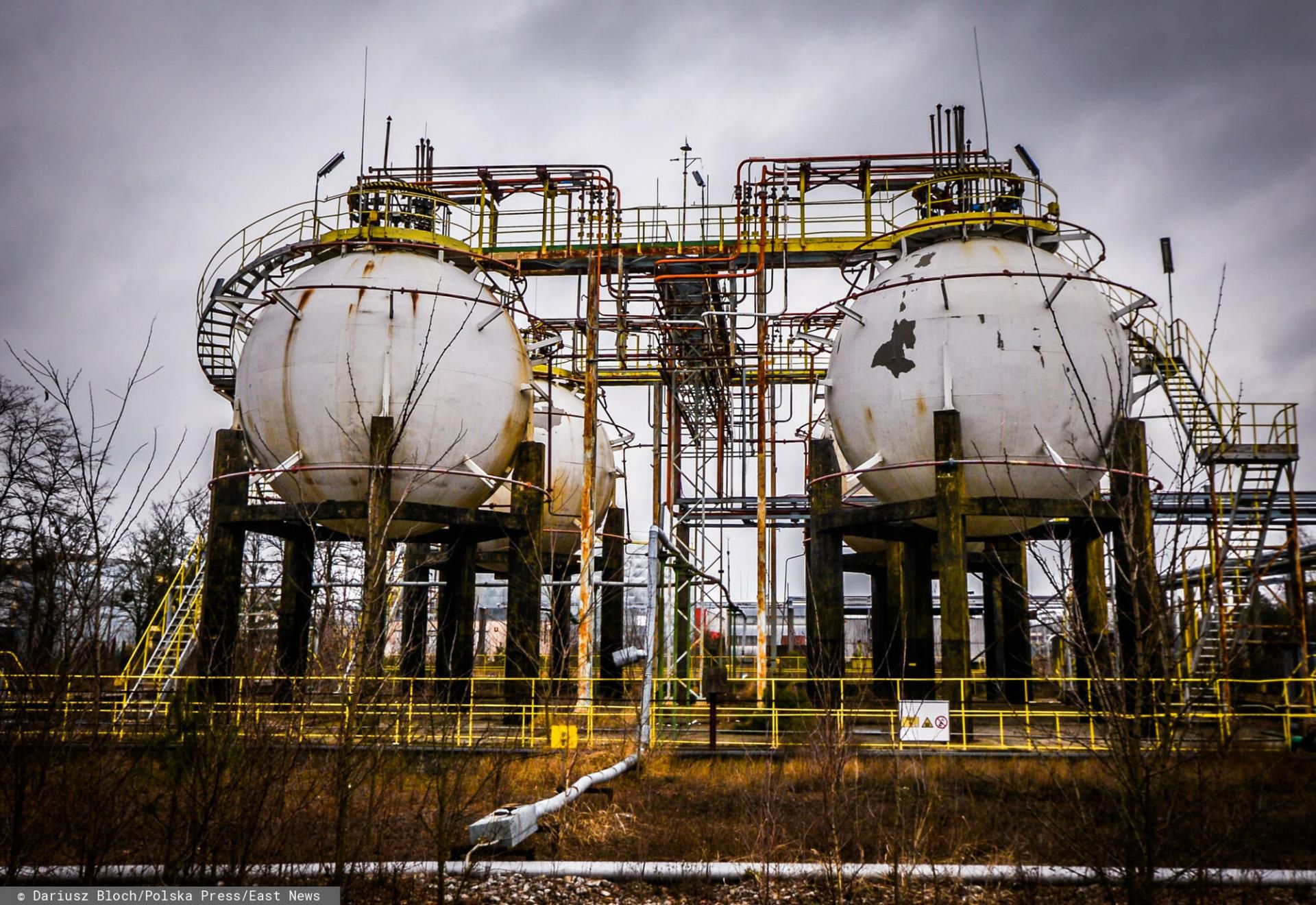 Instalacje chemiczne Zachemu. Zbiorniki na ciekły propylen zostały zdemontowane dopiero w 2020 roku