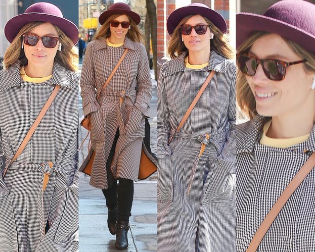 #TRENDY: Jessica Biel w lekkim płaszczu