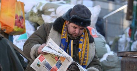 Bruksela obiecuje pomoc, a Ukraińcy grają w piłkę