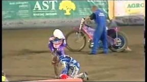 Upadek Janusza Kołodzieja i Rune Holty w finale IMP w Lesznie