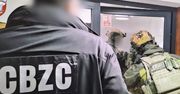 Gang fałszywych bankowców ukradł miliony z kont pokrzywdzonych. W sprawie tej afery zatrzymano 12 obcokrajowców. Jaka była ich rola?