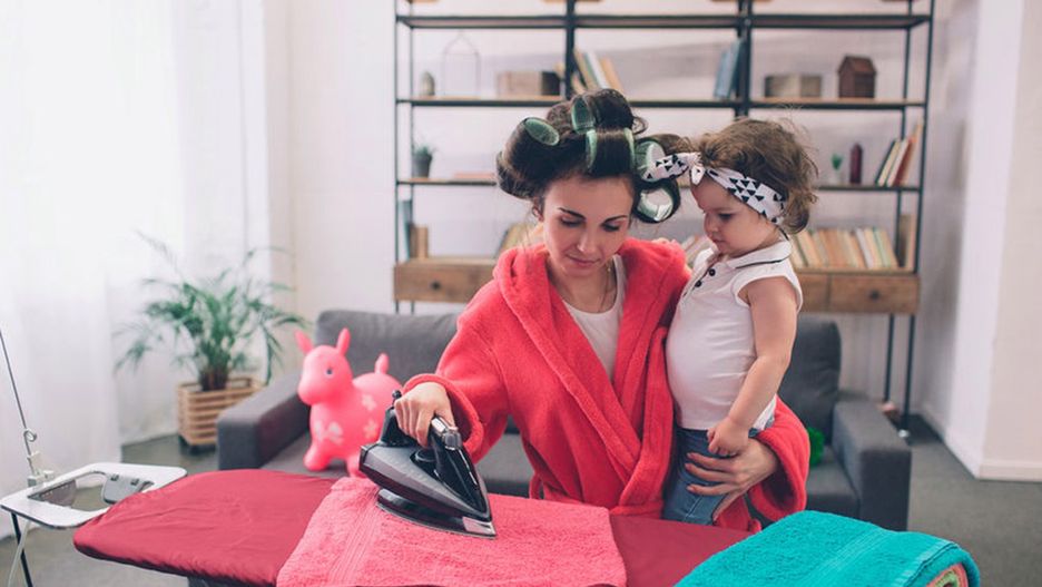 Młoda mama potrzebuje funkcjonalnego, a zarazem bezpiecznego żelazka