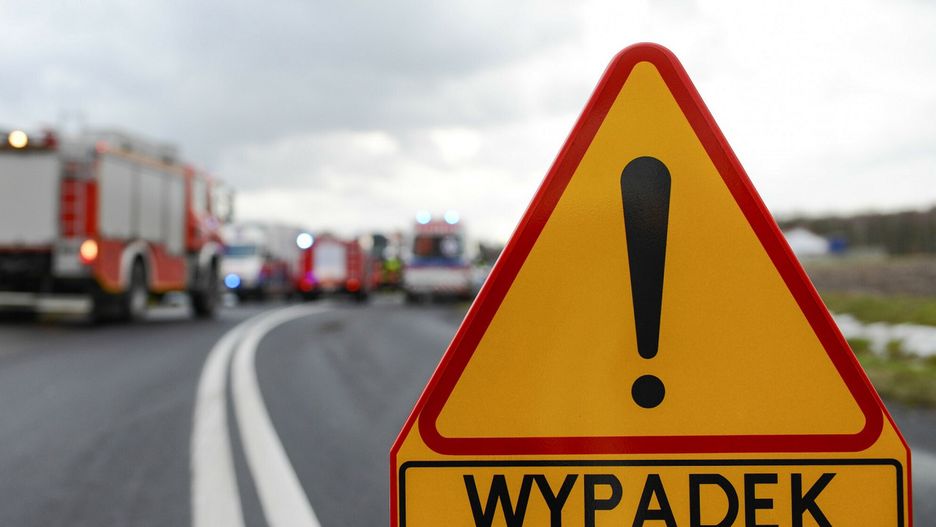 Wypadek na DK 45. 5 osób rannych, jedna nie żyje