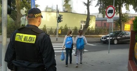 Uczniowie wracają do szkół. Straż Miejska w Płocku zadba o ich bezpieczeństwo