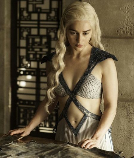 Emilia Clarke jako Daenerys Targaryen