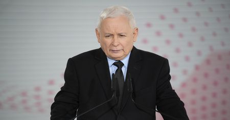 Wyciekły dokumenty. Osiem zarzutów. Kaczyński: "Zbrodnia i nadużycie"