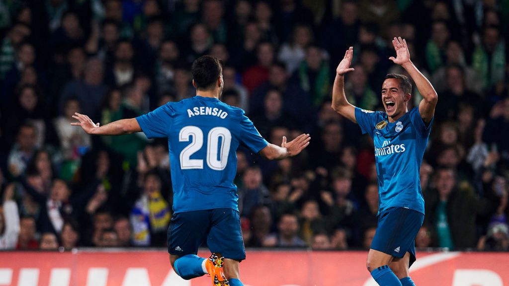 Marco Asensio (z lewej) i Lucas Vazquez (z prawej)