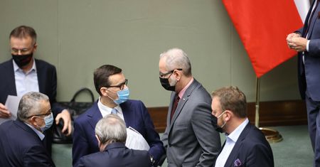 "Lex TVN" obali rządy PiS? Ekspert o "krytycznie ważnym" momencie