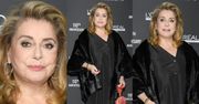 Elegancka Catherine Deneuve świętuje urodziny kosmetyków do włosów