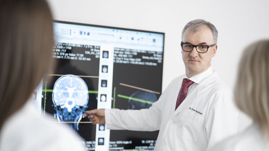 Dr n. med. Piotr Zwoliński opracował robota, który diagnozuje padaczkę