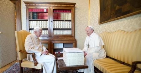 Franciszek odwiedził w Castel Gandolfo Benedykta XVI