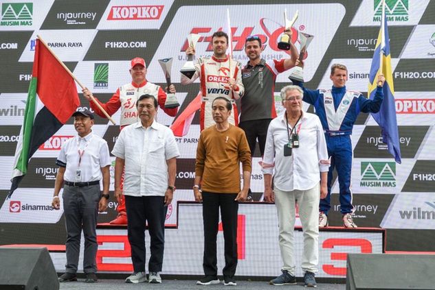 Bartłomiej Marszałek na podium GP Indonezji