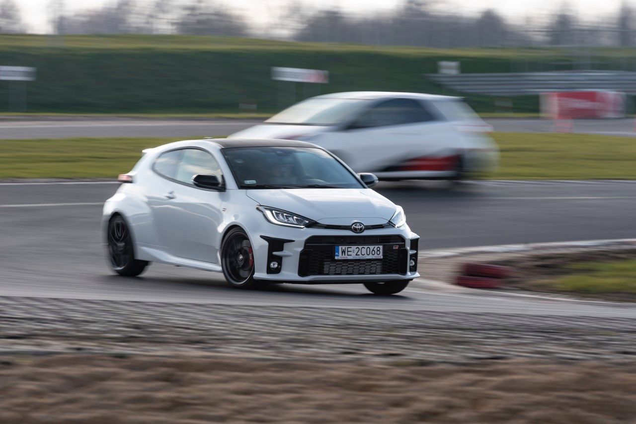 Toyota GR Cup startuje Polsce. Kierowcy sportowych modeli zmierzą się na torach