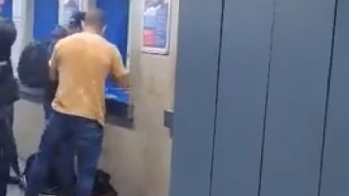 Pies trząsł się z zimna