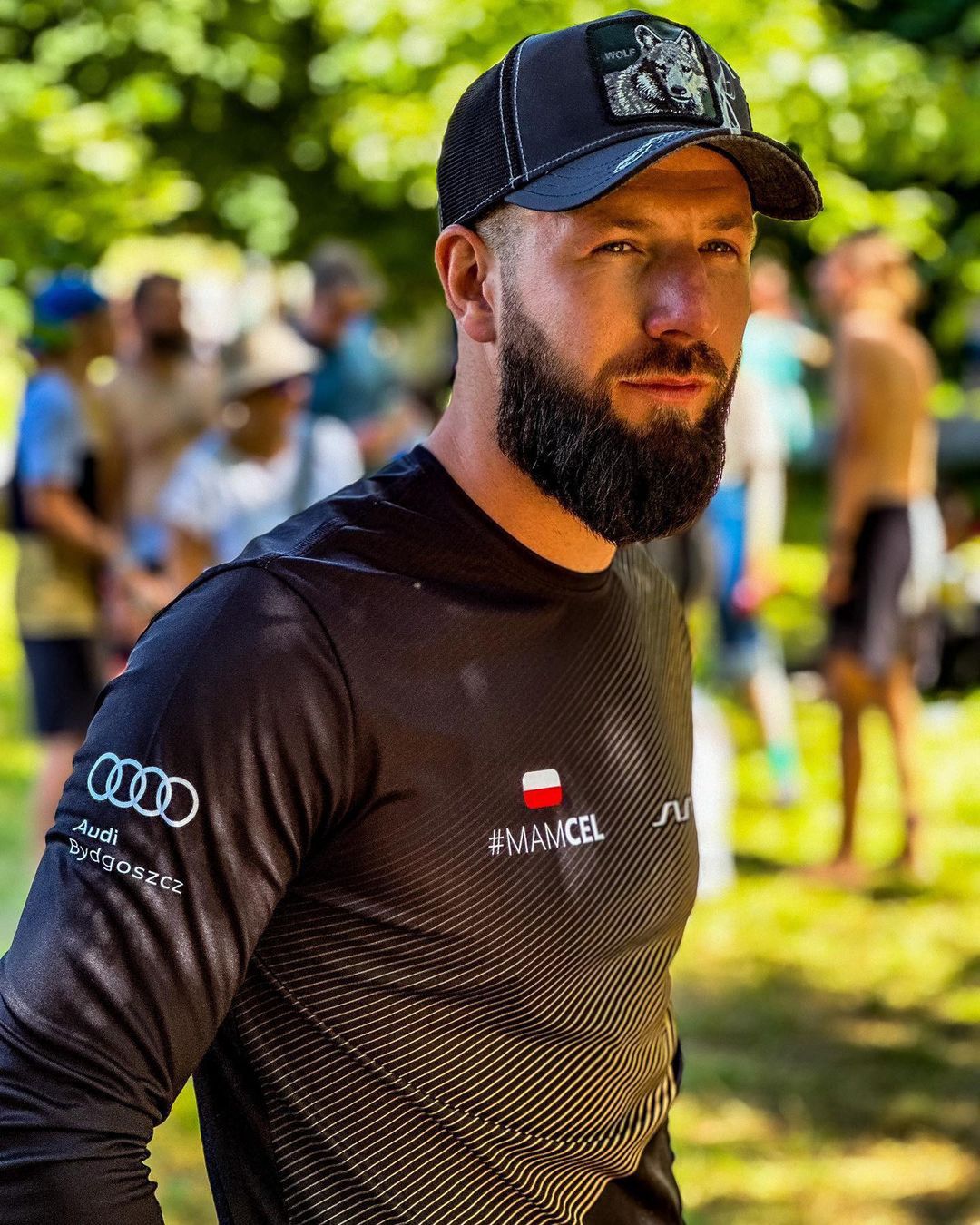 Tak wygląda Maciej Buzała.