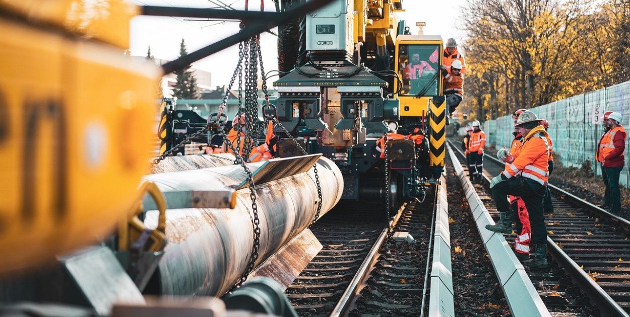 Polacy harują najdłużej w Europie. Nie idzie to w parze z...