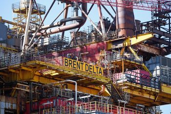 Ropa najdroższa od trzech tygodni. W tle walka o to, "kto pęknie pierwszy"