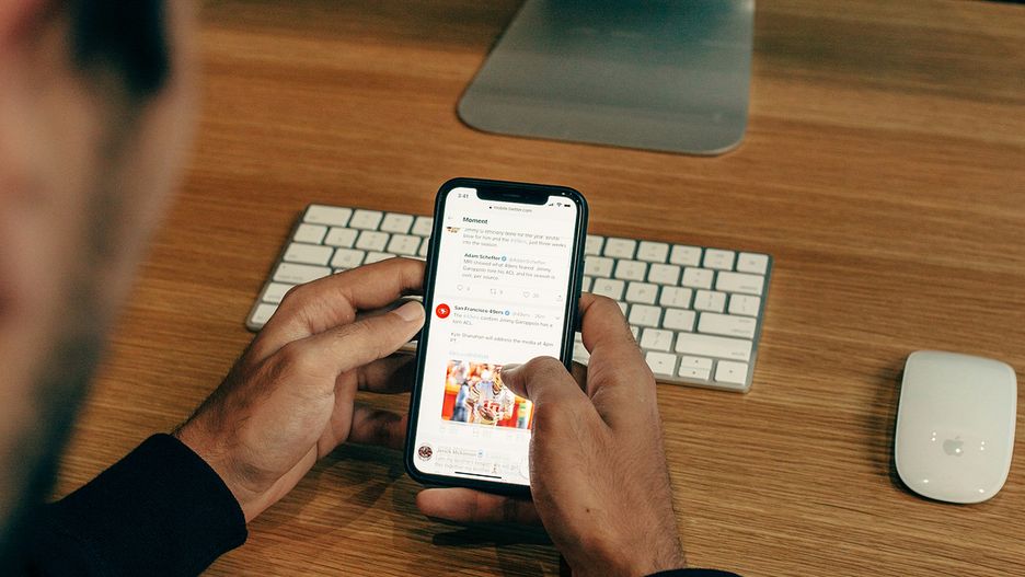 Fake newsy najczęściej można znaleźć w internecie 