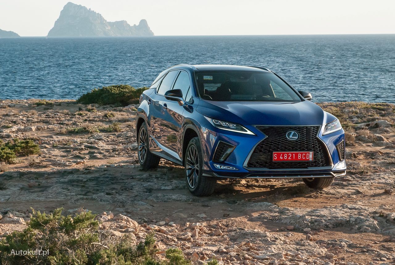 Lexus RX otrzymał m.in. nowe wykończenie grilla