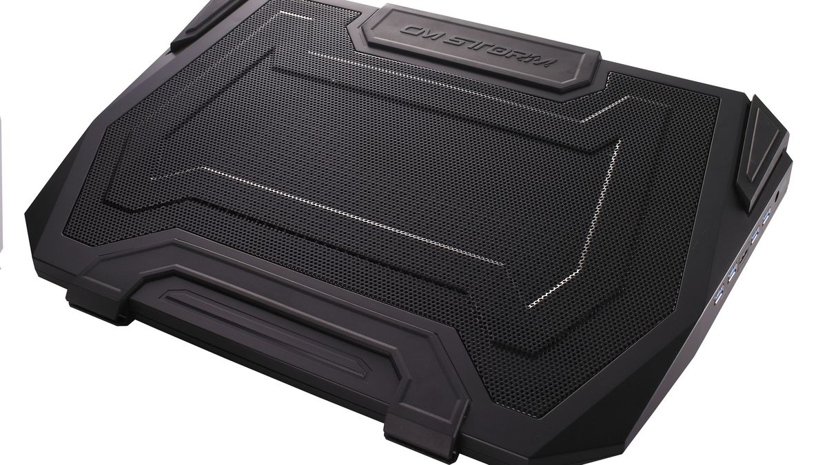 CM Storm SF-19 Strike Force - tajfun, który schłodzi gorące laptopy mobilnych graczy 1
