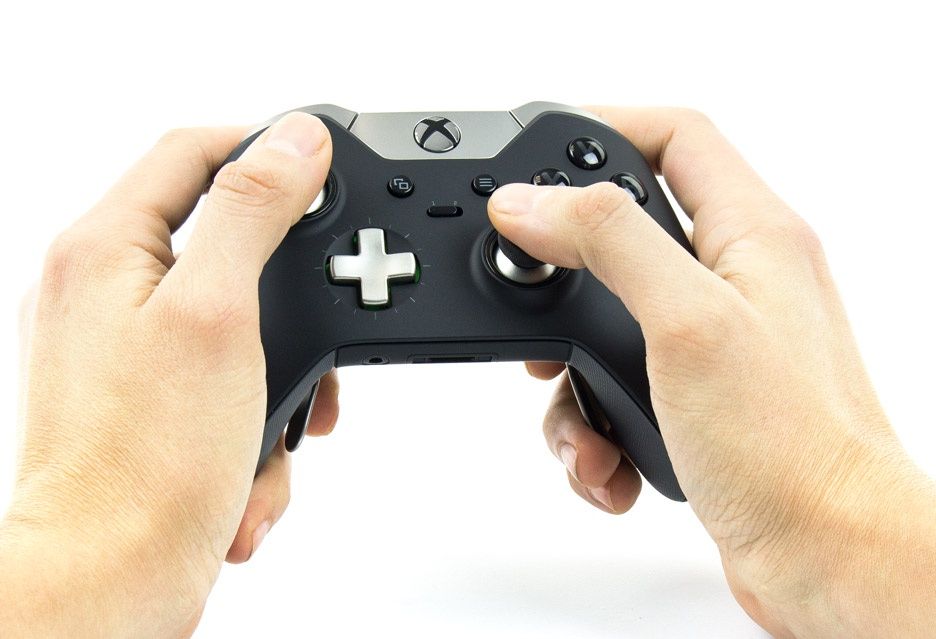 Xbox Elite - klasyczny krzyżak