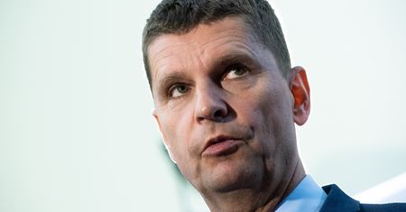 Koronawirus. Przemysław Czarnek zakażony, Dariusz Piontkowski na kwarantannie. "Ktoś kieruje MEN?"