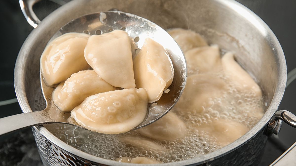 Jak gotować mrożone pierogi, żeby się nie rozpadły