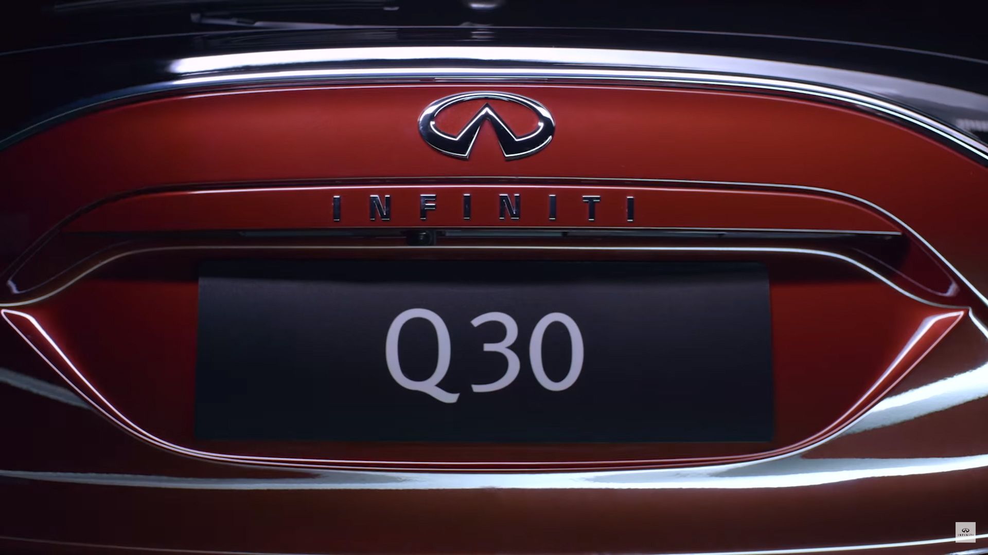 Niesamowite, malowane światłem zdjęcia Infiniti Q30 10
