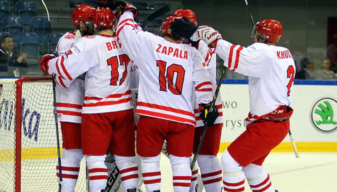 Małopolska: Zacięte hokejowe derby Comarch Cracovii z Unią Oświęcim. Przesądziła trzecia tercja