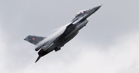 Bombowce nad Polską. Poderwano F-16