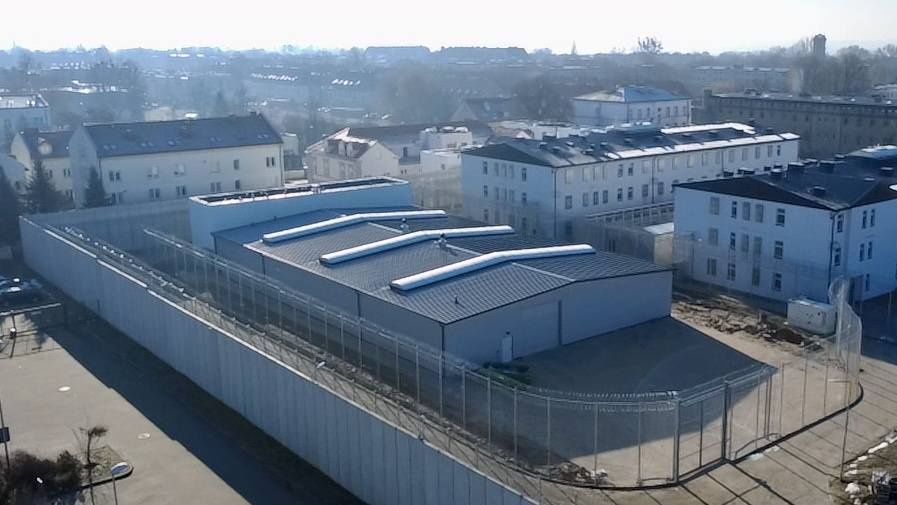 Hala na terenie Zakładu Karnego w Płocku 