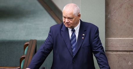 "Ludziom wprowadzonym w błąd trzeba pomóc". Prof. Orłowski oskarża rząd i NBP