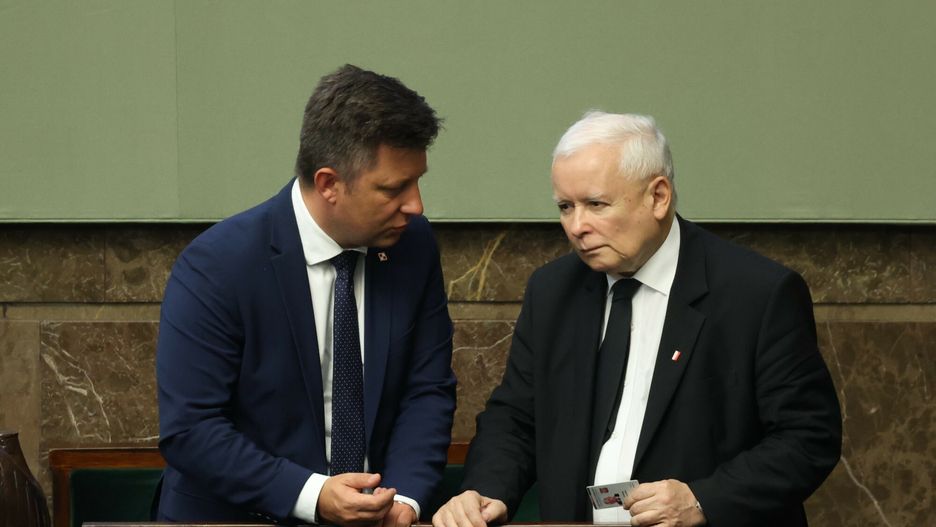 Nowy sondaż. PiS liderem, zyskała tylko Lewica