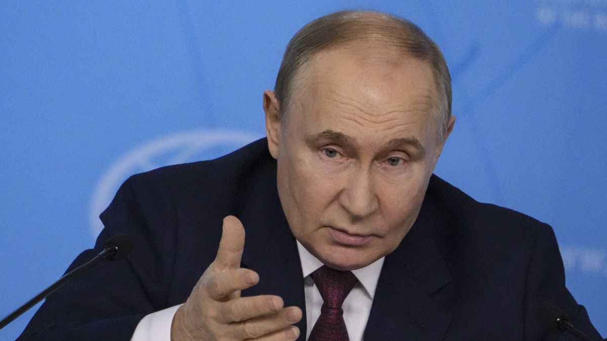 Zbrodnie w armii Putina. Zabijają cywili i siebie. 