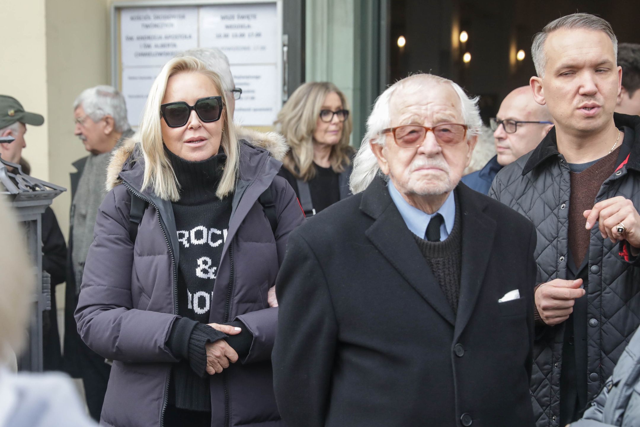 Agata Młynarska z bratem Janem na pogrzebie Jerzego Derfla