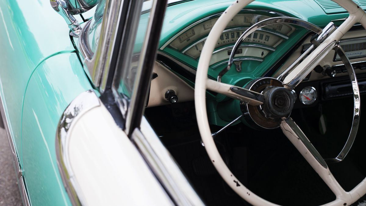 Ile są warte zabytkowe samochody?