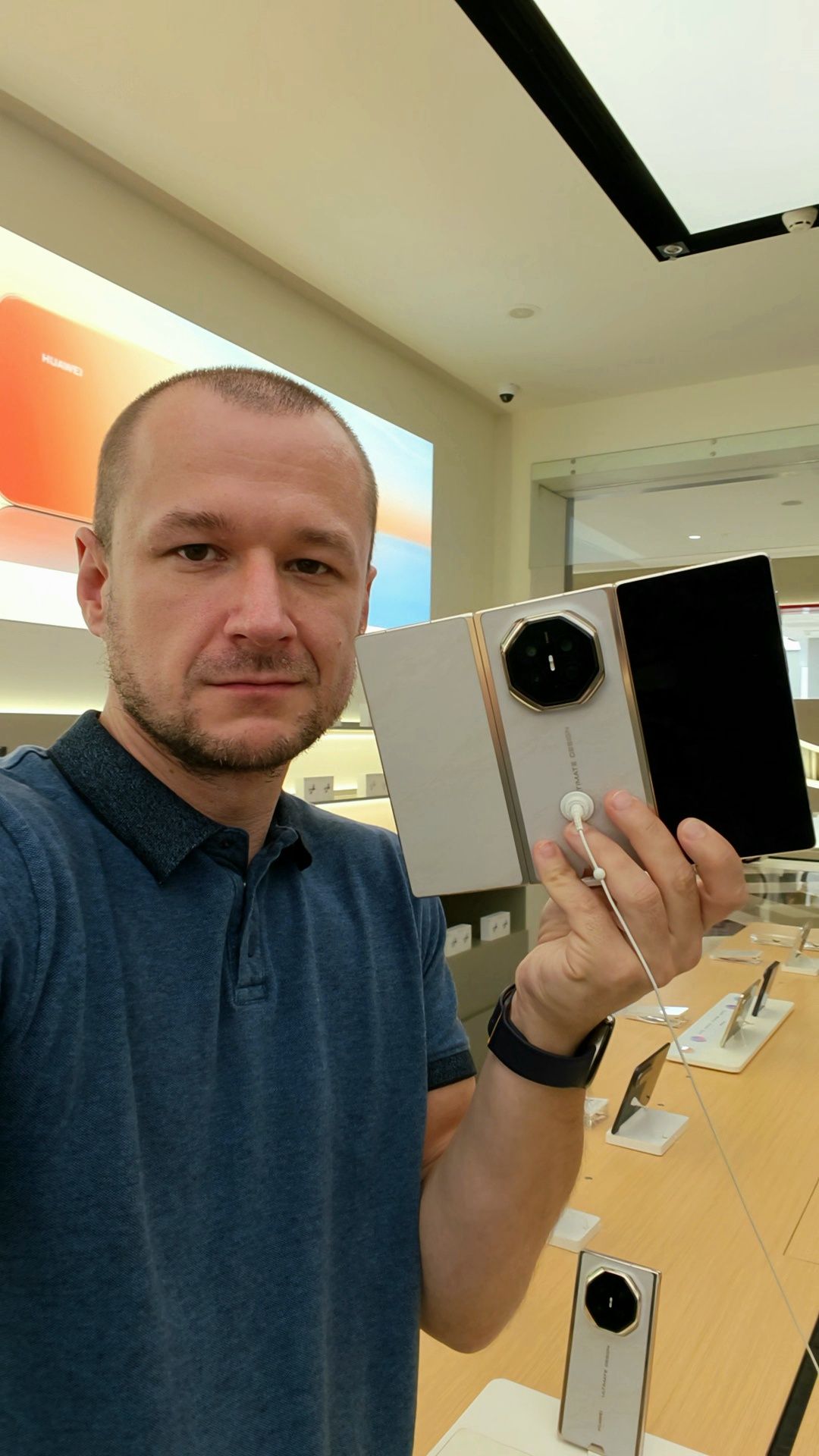 Huawei znów to zrobił. Ten tablet mieści się w kieszeni