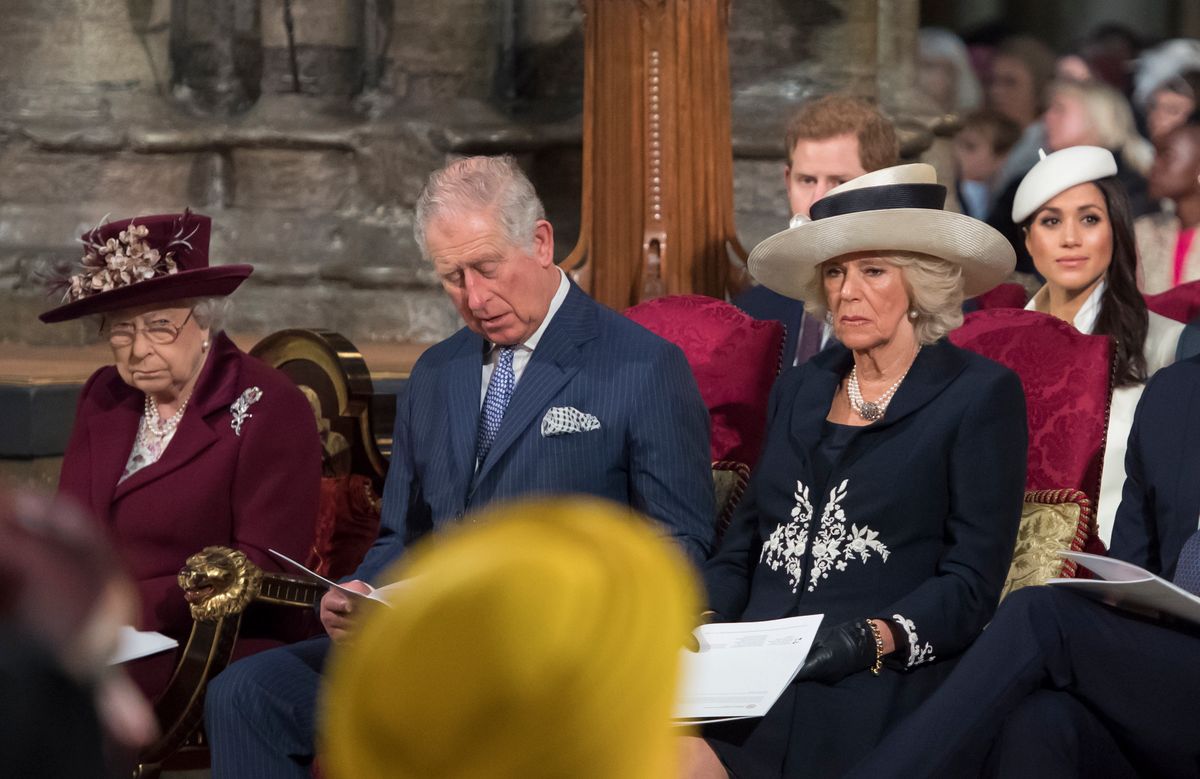 Królowa Elżbieta II obawia się Meghan Markle. "Zaakceptowała to małżeństwo, choć niechętnie"
