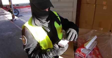 Wielki przemyt w porcie w Gdańsku. Miały być plecaki z Kambodży, były papierosy.