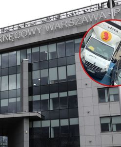 Już po procesie Justyny Wydrzyńskiej. Samochód fundacji pro-life tak zaparkował przed sądem