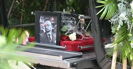 Na pogrzebie syna Sylwii Peretti wygłoszono mowę pożegnalną: "Jesteśmy tylko ludźmi i popełniamy błędy..."